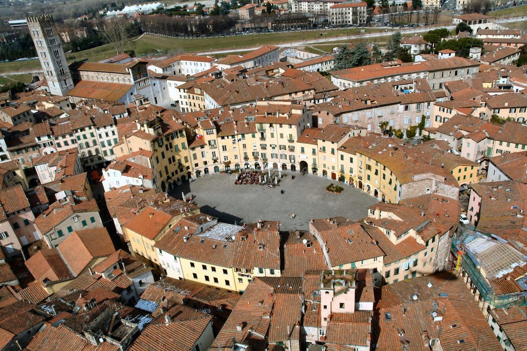 lucca città tetti italia
