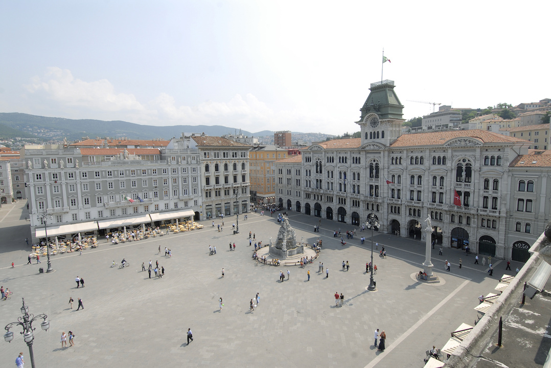 trieste, piazza unitˆ d'italia