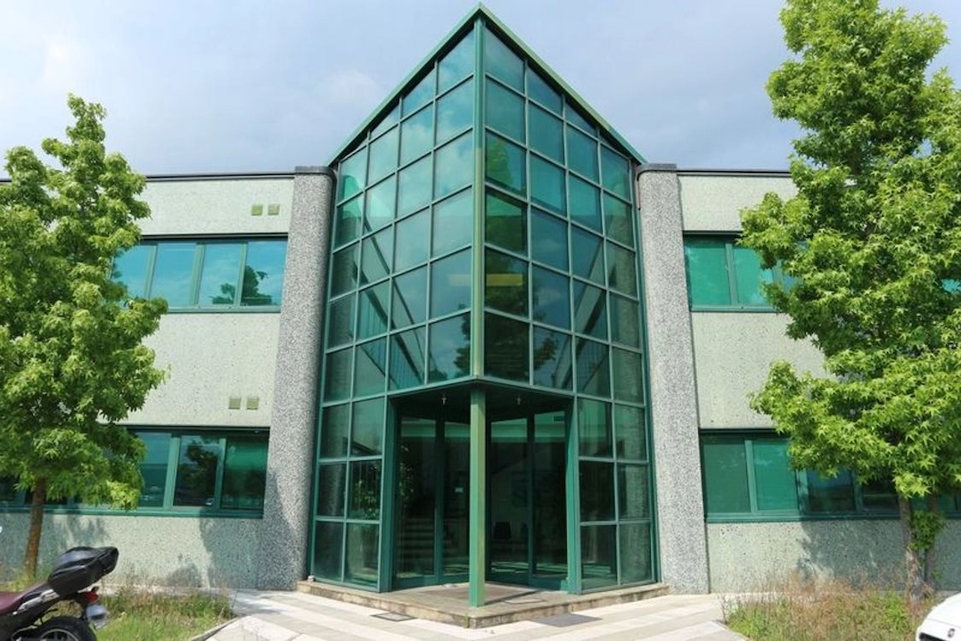 capannone con terreno e uffici forlì