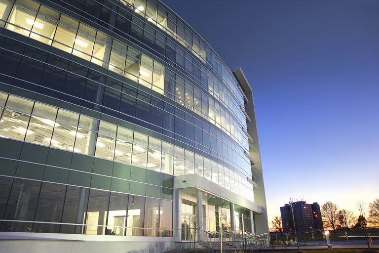 Decarbonizzare gli edifici per un futuro completamente elettrico e digitale