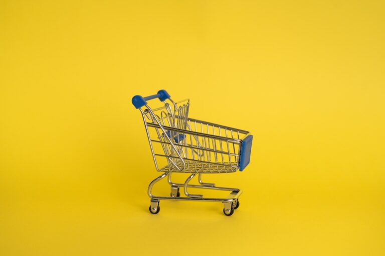 Consumi: il carrello della spesa parla sempre meno italiano