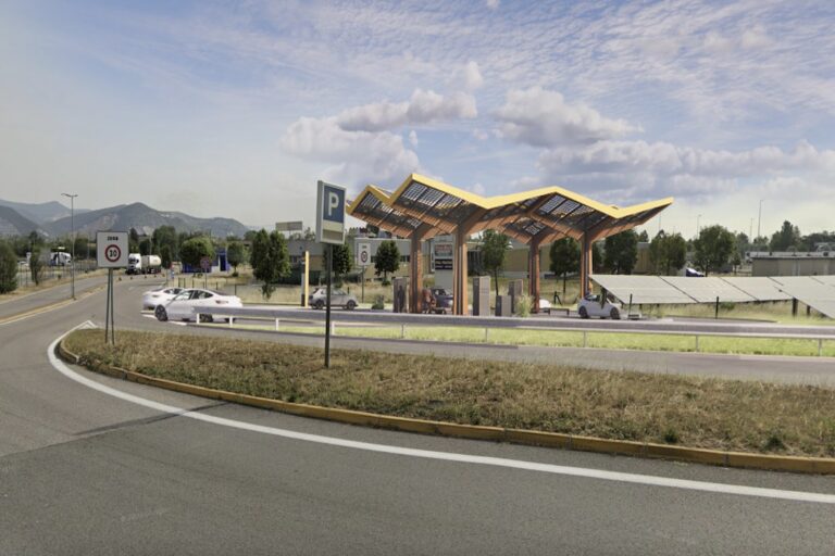 Fastned realizza la prima stazione di ricarica veloce in Italia