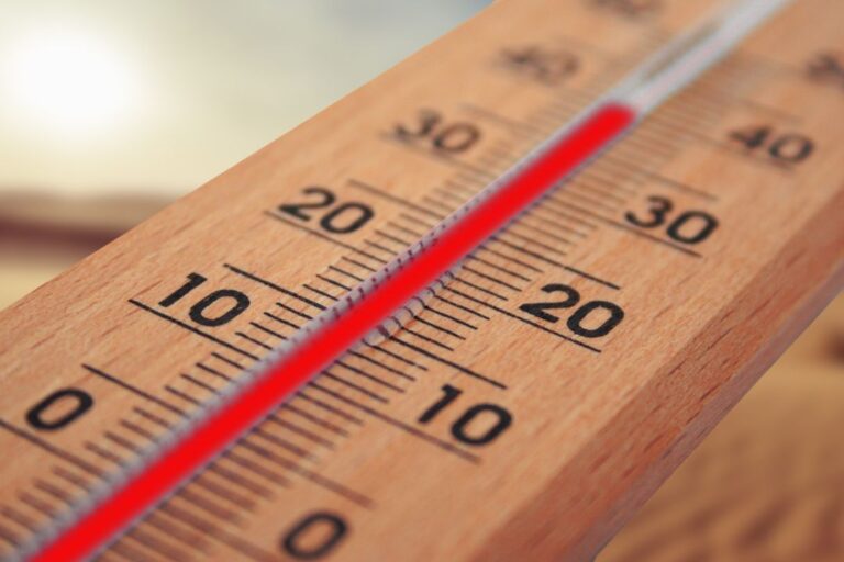 Il troppo caldo frena le ricerche immobiliari e impatta su tempi e valori di vendita