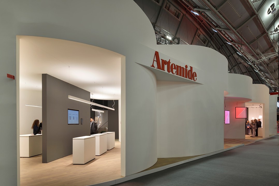 MCA firma l'allestimento di Artemide alla fiera di Francoforte