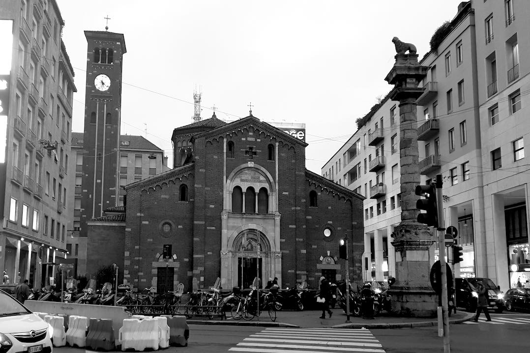 Piazza San Babila Milano