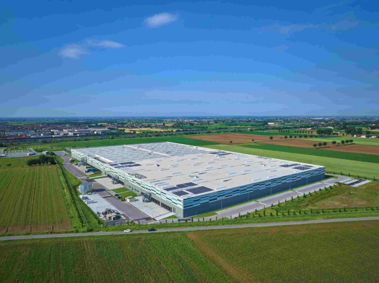 Cbre Im per la locazione di Est.35 Castrezzato Warehouse in provincia di Brescia