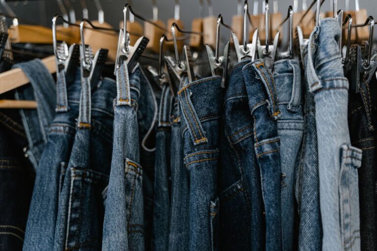 A Piazza Portello apre Icon jeans store