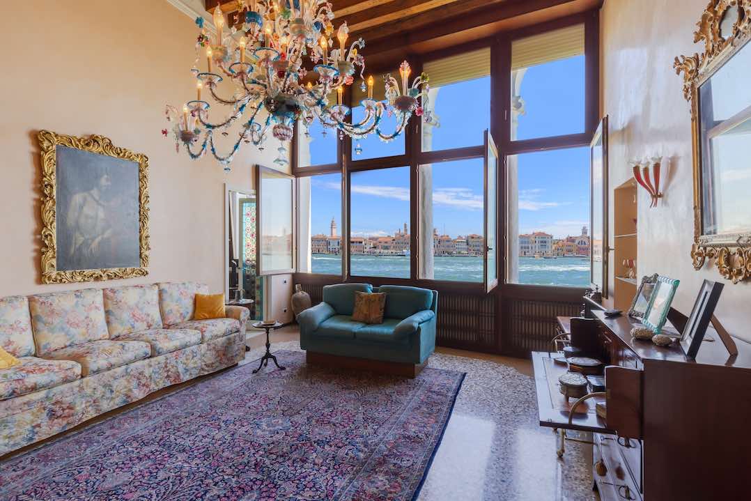 Prestigious Bel Étage Property on the Giudecca Canal (c) Engel & Völkers Venice (11)