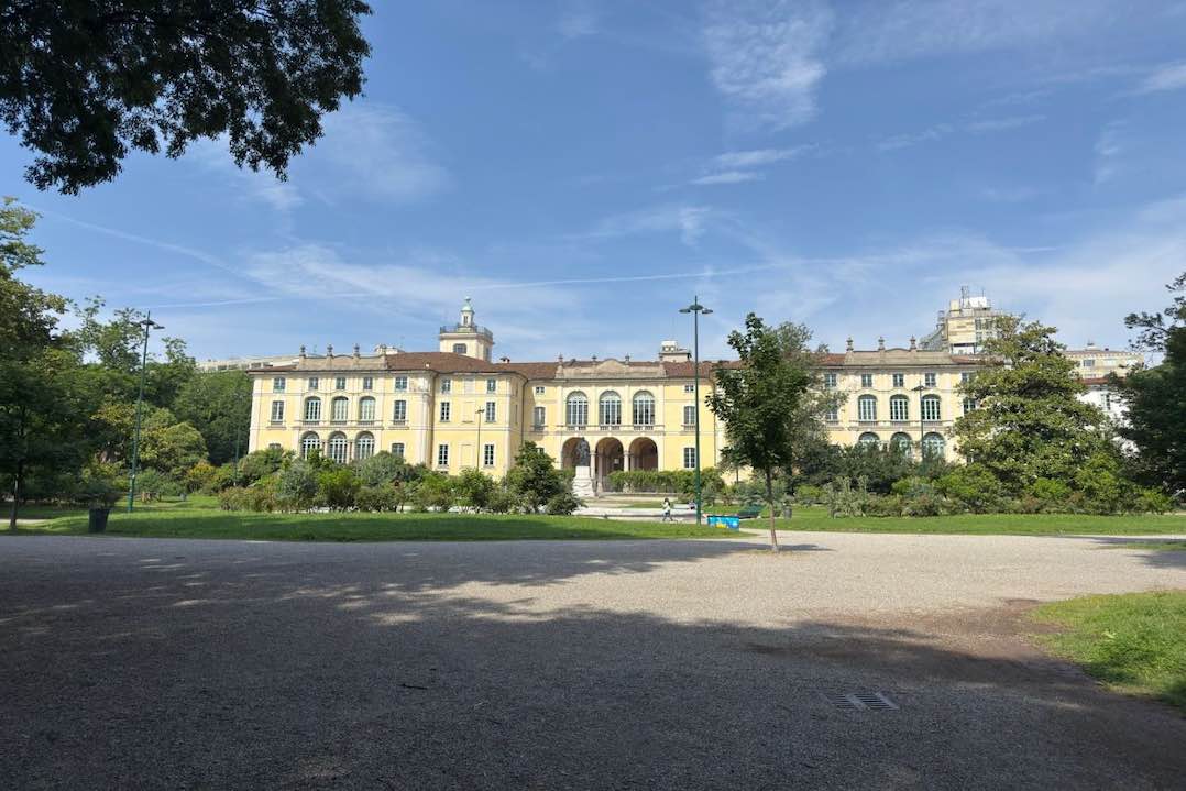 palazzo dugnani milano