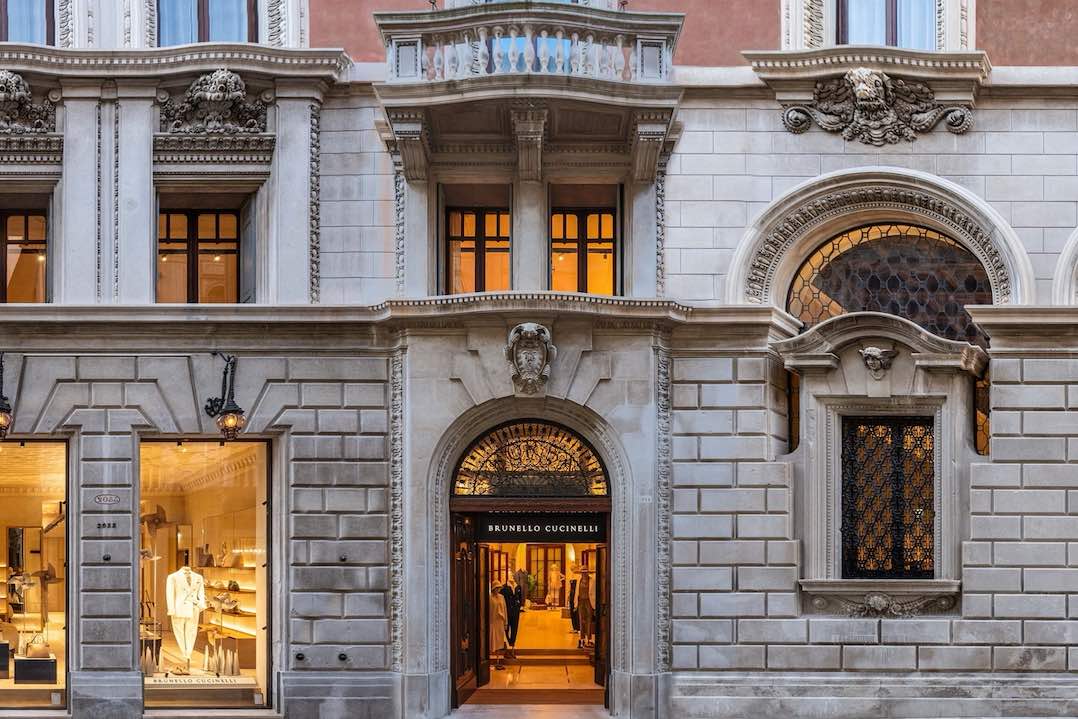 Brunello-Cucinelli-Boutique-Venice-_-Entrance