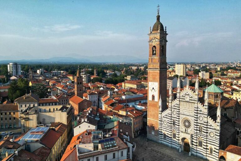 Gli advisor nella vendita di immobile cielo-terra a Monza a sviluppatore milanese
